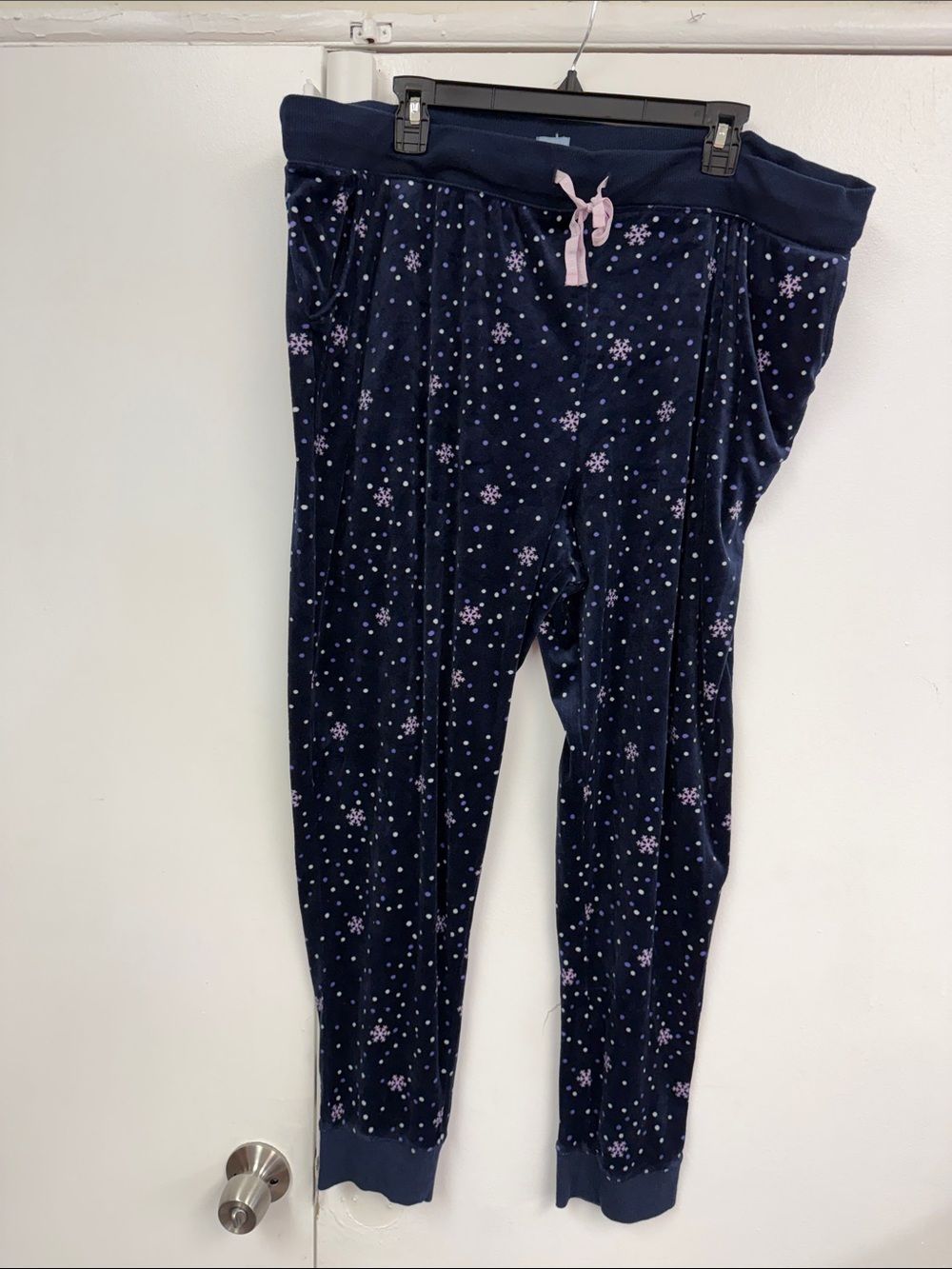 Jane and Bleecker Navy Snowflake Pajama Pants with Pink Drawstring XXL like new
